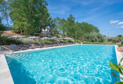 Punteriolo Spereto Family Apartment With Pool,: Water, Fabriek, Watervoorraden, Eigendom, Lucht, Zwembad, Wolk, Azure, Boom, Natuurlijk Landschap