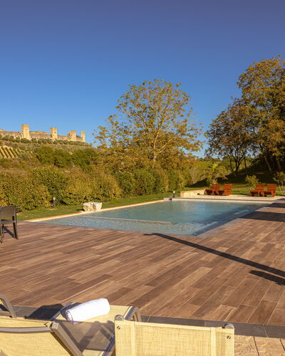 La Capanna, Borgo Campassini, Monteriggioni: Meubilair, Buitenmeubels, Tuin, Stoel, Buitentafel, Eco Hotel, Schaduw, Zwembad, Ligstoel, Landscaping