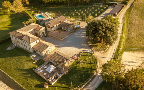 Le Torri, Borgo Campassini, Monteriggioni: Woongebied, Huis, Huis, Landgoed, Landschap, Plain, Land Lot, Landelijk Gebied, Menselijke Nederzetting, Verblijf