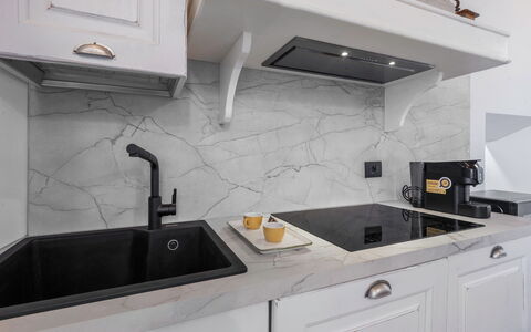 Il Borgo, Borgo Campassini, Monteriggioni: Keuken, Countertop, Interieur Ontwerp, Kraan, Wastafel, Loodgieterswerkinrichting, Toestel Van De Keuken, Huis, Lichte Inrichting, Cabinetry