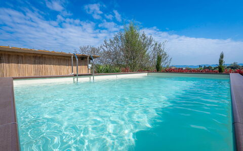 Borgo House In Florentine Hills With Pool: Blauw, Zwembad, Water, Samengesteld Materiaal, Toevlucht, Eco Hotel, Vrije Tijd, Schaduw, Beits, Waterpartij