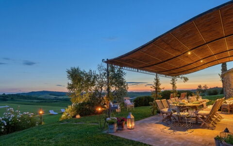 Prugnolo: Landschap, Land Lot, Buitenmeubels, Stoel, Boerderij, Landscaping, Landgoed, Eco Hotel, Werf, Villa