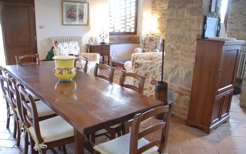 Magnolia e Camelia: Meubilair, Flooring, Tafel, Interieur Ontwerp, Hout, Verdieping, Stoel, Keuken En Eettafel, Eetkamer, Kamer