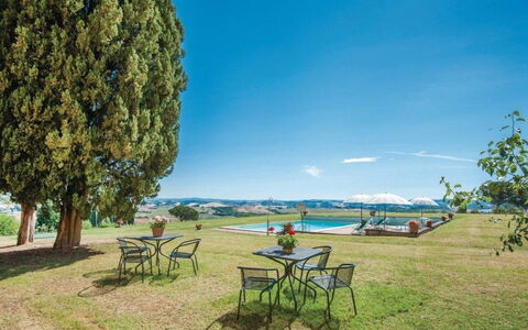 Il Tinaio: Blauw, Landscaping, Park, Zwembad, Villa