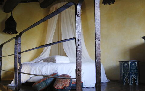 Poggio Aperto: Hout, Verdieping, Slaapkamer, Hemelbed, Bed Frame, Bed, Linens, Bedding, Hardwood