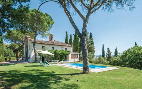 Santo Stefano: Huis, Landgoed, Boerderij, Villa, Tuin, Landscaping, Gazon, Evergreen, Herenhuis