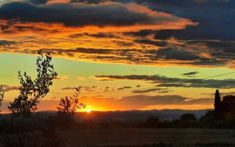 La Palazzina: Lucht, Afterglow, Natuur, Zonsondergang, Horizon, Schemer, Wolk, Oranje, Natuurlijk Landschap, Geel
