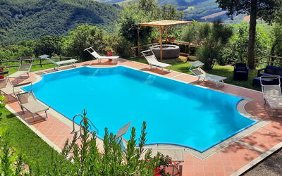 La Palazzina: Zwembad, Toevlucht, Menselijke Nederzetting, Eco Hotel, Hacienda, Thermae, Buitenmeubels, Badplaats, Ligstoel, Villa