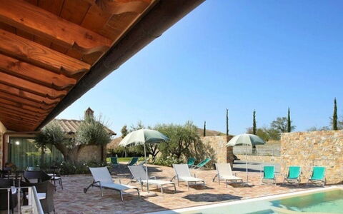 Villa la Tabaccaia: Huis, Samengesteld Materiaal, Flagstone, Toevlucht, Eco Hotel, Boerderij, Schaduw, Landgoed, Stoel, Zwembad