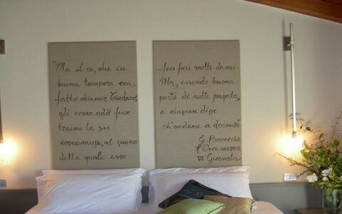 Villa la Tabaccaia: Meubilair, Muur, Interieur Ontwerp, Slaapkamer, Hout, Bed, Textiel, Verdieping, Linens, Bedding