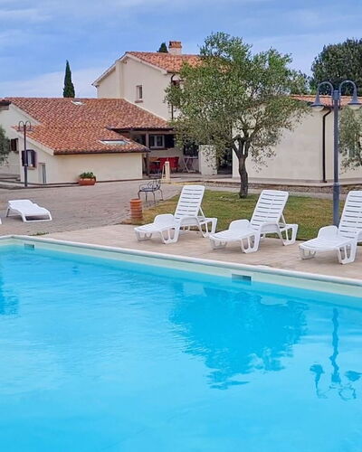 San Giuseppe Villa: Zwembad, Toevlucht, Buitenmeubels, Woongebied, Thermae, Menselijke Nederzetting, Samengesteld Materiaal, Ligstoel, Landgoed, Eco Hotel