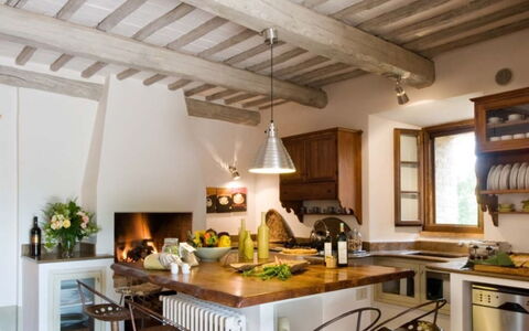 Villa Pipirelli: Meubilair, Interieur Ontwerp, Hout, Flooring, Plafond, Huis, Keuken, Tafel, Lichte Inrichting, Stoel