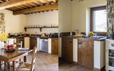 Villa del Cammino: Meubilair, Interieur Ontwerp, Hout, Keuken, Countertop, Flooring, Huis, Cabinetry, Kamer, Verdieping