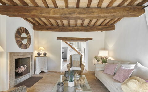 Villa Sibilla: Meubilair, Interieur Ontwerp, Muur, Bankstel, Hout, Plafond, Flooring, Verdieping, Woonkamer, Huis