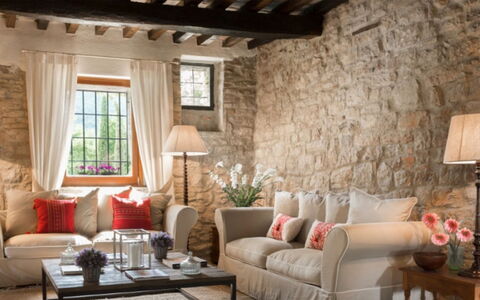 Villa Savino: Meubilair, Interieur Ontwerp, Muur, Bankstel, Flooring, Woonkamer, Hout, Tafel, Textiel, Kamer