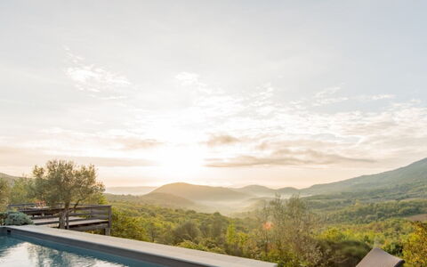 Villa Savino: Bergachtig Landvormen, Berg, Heuvel, Landschap, Hoogland, Bergketen, Heuvel Station, Zonlicht, Eco Hotel, Vallei