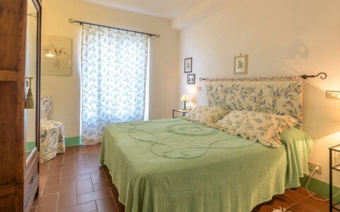 Podere del Mezzadro: Meubilair, Interieur Ontwerp, Bed, Slaapkamer, Laken, Flooring, Bedding, Verdieping, Linens, Kamer