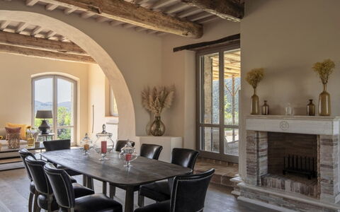 Villa Ugo: Meubilair, Interieur Ontwerp, Muur, Flooring, Hout, Stoel, Tafel, Keuken En Eettafel, Verdieping, Eetkamer