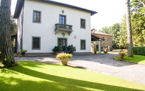 Villa Antonella: Huis, Landgoed, Tuin, Gazon, Landscaping, Werf, Oprit, Boerderij, Villa, Hacienda