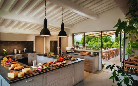 Agatea: Keuken, Countertop, Meubilair, Interieur Ontwerp, Toestel Van De Keuken, Verlichting, Lichte Inrichting, Flooring, Plafond, Cabinetry