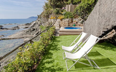 Vistamare: Buitenmeubels, Meubilair, Stoel, Schaduw, Eco Hotel, Toevlucht, Balkon, Ligstoel, Kust, Buitentafel