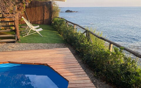 Vistamare: Blauw, Water, Hout, Zee, Kust En Oceanic Landvormen, Oceaan, Kust, Toevlucht, Zwembad, Eco Hotel