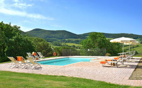 Villa Asia: Bergachtig Landvormen, Heuvel, Zwembad, Meubilair, Buitenmeubels, Bergketen, Eco Hotel, Toevlucht, Vallei, Landscaping