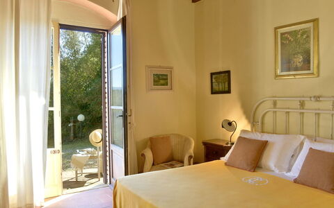 Villa Anima: Muur, Meubilair, Slaapkamer, Bed, Interieur Ontwerp, Laken, Bedding, Bed Frame, Huis, Flooring