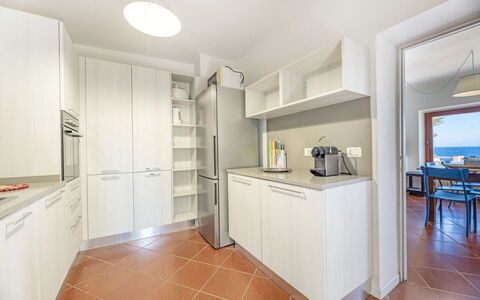 Villa Marciana: Keuken, Interieur Ontwerp, Toestel Van De Keuken, Flooring, Major Appliance, Plafond, Verdieping, Countertop, Cabinetry, Kamer
