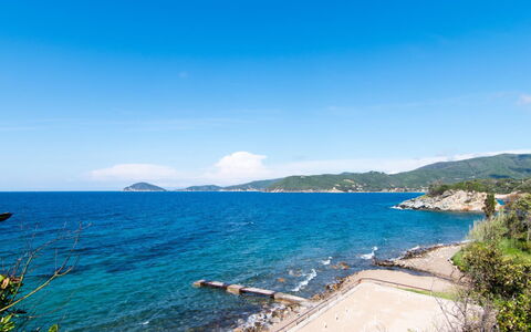 Villa Marciana: Blauw, Water, Zwemwater, Bergachtig Landvormen, Kust, Kust En Oceanic Landvormen, Berg, Zee, Horizon, Heuvel