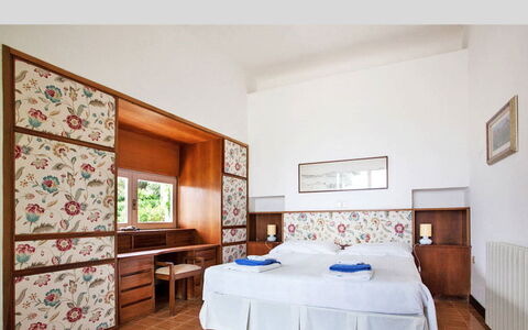 Terrazza Dell'Elba: Interieur Ontwerp, Flooring, Verdieping, Meubilair, Slaapkamer, Kamer, Plafond, Bed, Appartement, Laken