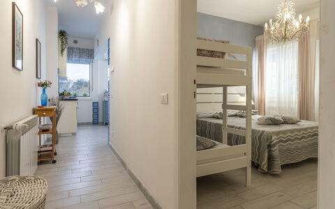 Casa Liliana Ac, Wifi, Forte Dei Marmi: Interieur Ontwerp, Flooring, Meubilair, Verdieping, Slaapkamer, Bed, Hout, Kamer, Plafond, Textiel