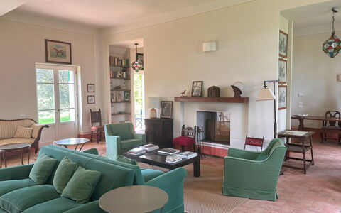 Poggio Cavallino Private Pool, Wifi, Maremma: Meubilair, Stoel, Interieur Ontwerp, Flooring, Tafel, Huis, Woonkamer, Verdieping, Kamer, Deur