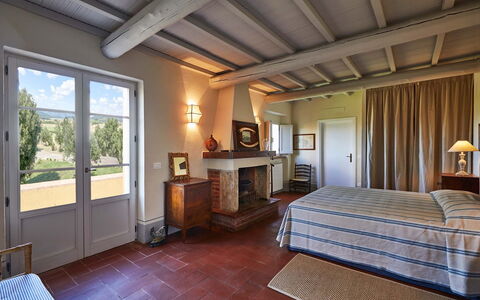 Poggio Cavallino Private Pool, Wifi, Maremma: Meubilair, Muur, Huis, Flooring, Kamer, Stoel, Appartement, Slaapkamer, Bed, Lamp