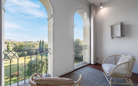 Il Villino Del Collezionista With Pool In Pistoia: Appartement, Balkon, Daylighting, Villa