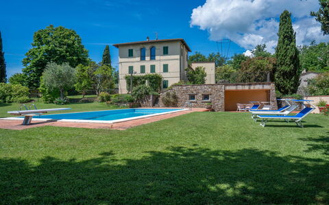 Il Villino Del Collezionista With Pool In Pistoia: Boom, Struik, Zwembad, Landgoed, Tuin, Gazon, Herenhuis, Hacienda, Landscaping, Villa