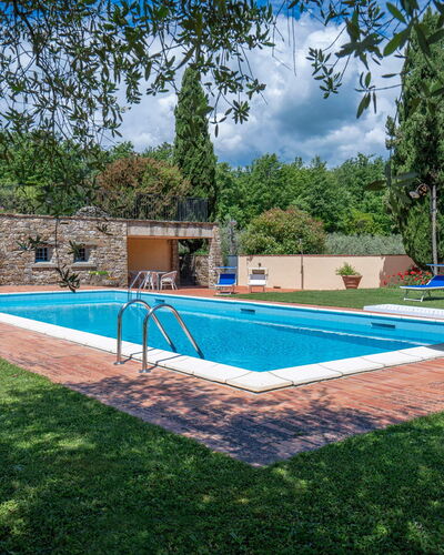Il Villino Del Collezionista With Pool In Pistoia: Zwembad, Tuin, Toevlucht, Landgoed, Hacienda, Eco Hotel, Landscaping, Schaduw, Villa, Boerderij