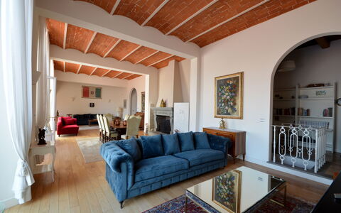 Villa Yvonne: Meubilair, Interieur Ontwerp, Flooring, Bankstel, Hout, Verdieping, Kamer, Plafond, Woonkamer, Verlichting