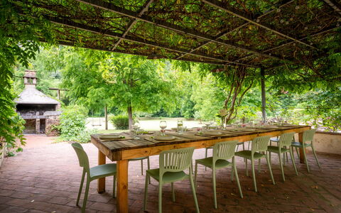 Montaione Country House Amarrante, Pool, Ac: Meubilair, Tafel, Hout, Stoel, Buitenmeubels, Keuken En Eettafel, Buitentafel, Schaduw, Restaurant, Tuin