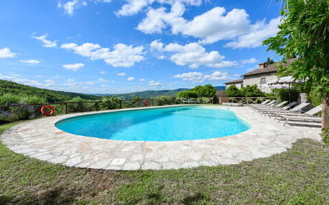 Villa Poggio La Croce: Blauw, Zwembad, Toevlucht, Hacienda, Eco Hotel, Landscaping, Landgoed, Boerderij, Thermae, Villa