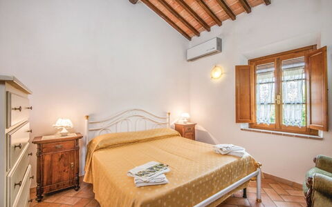 La Fiumara: Meubilair, Huis, Verdieping, Plafond, Appartement, Bed, Toevlucht, Hotel, Slaapkamer, Kamerplant