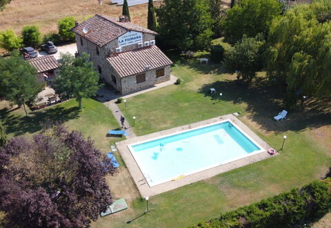 La Fiumara: Zwembad, Landgoed, Boerderij, Hacienda, Gazon, Werf, Backyard, Villa