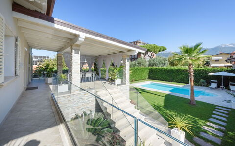 Villa Fiumetto: Woongebied, Huis, Landgoed, Veranda, Toevlucht, Schaduw, Zwembad, Balkon, Hacienda, Villa