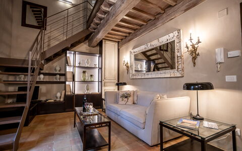 Stylish Apartment: Interieur Ontwerp, Meubilair, Flooring, Verdieping, Plafond, Kamer, Verlichting, Appartement, Huis, Woonkamer