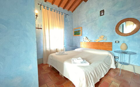 Appartamento La Torretta Di Pietra, Wifi, Perugia: Muur, Meubilair, Interieur Ontwerp, Flooring, Verdieping, Zwembad, Plafond, Hotel, Toevlucht, Slaapkamer