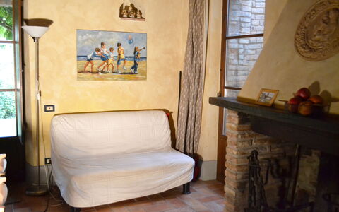 Appartamento Pietra Viva, Wifi, Near Perugia: Meubilair, Muur, Interieur Ontwerp, Flooring, Hout, Verdieping, Kamer, Fotolijst, Verlichting, Woonkamer