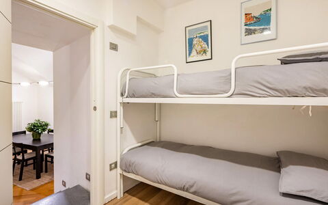 Casa Garibaldi - Levanto: Meubilair, Interieur Ontwerp, Bed, Slaapkamer, Verdieping, Appartement, Kamer, Bed Frame, Laken, Bedding