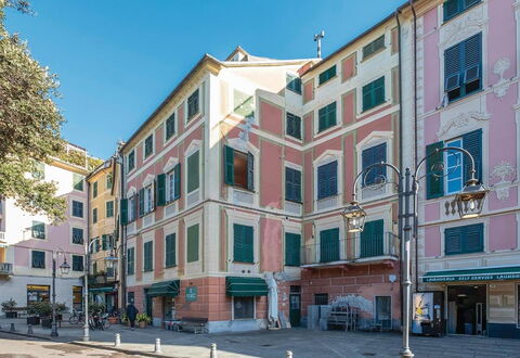 Casa Camuri - Levanto: Gebouw, Venster, Appartement, Stad, Stedelijk Gebied,  Dorf\, Buurt, Facade, Woongebied, Stedelijk Ontwerp