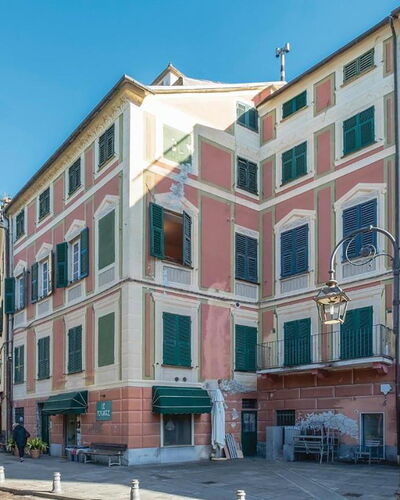 Casa Camuri - Levanto: Gebouw, Venster, Appartement, Stad, Stedelijk Gebied,  Dorf\, Buurt, Facade, Woongebied, Stedelijk Ontwerp