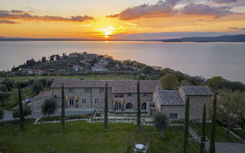 Battisole: Landschap, Kust, Kust En Oceanic Landvormen, Landgoed, Zee, Kust, Baai, Dorp, Geluid